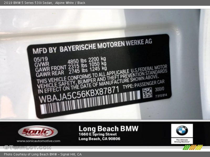 Alpine White / Black 2019 BMW 5 Series 530i Sedan