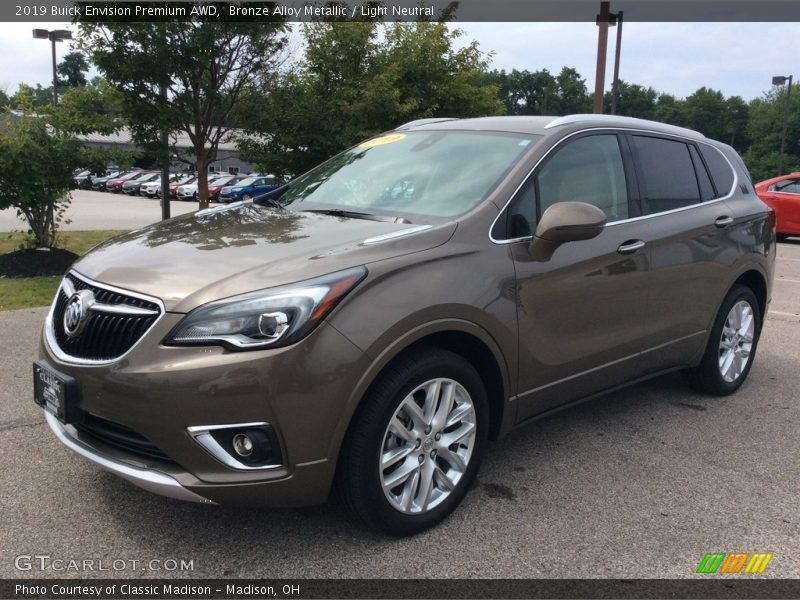 Front 3/4 View of 2019 Envision Premium AWD