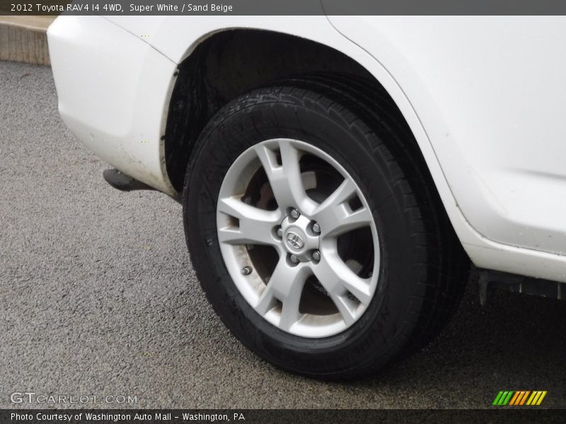 Super White / Sand Beige 2012 Toyota RAV4 I4 4WD