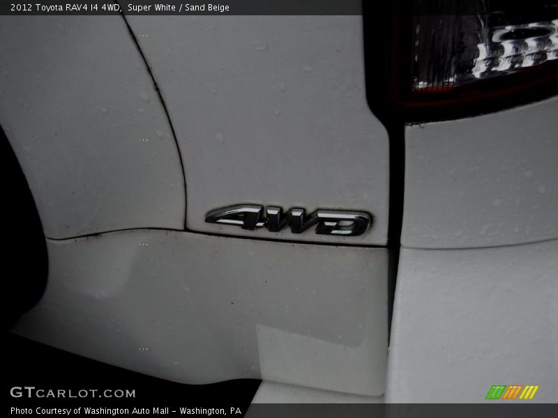 Super White / Sand Beige 2012 Toyota RAV4 I4 4WD