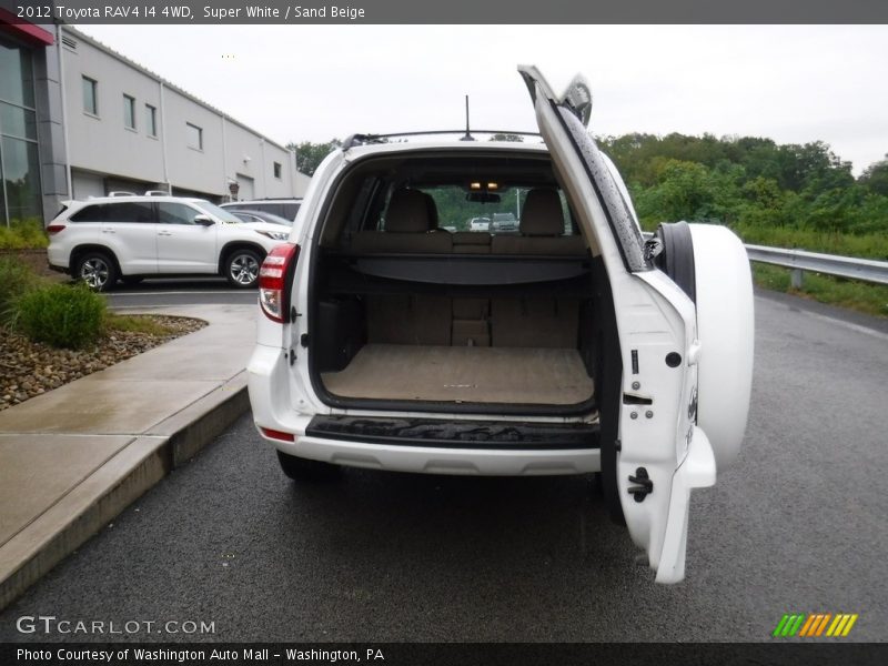Super White / Sand Beige 2012 Toyota RAV4 I4 4WD