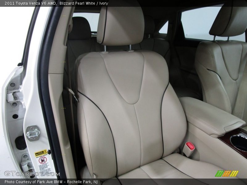 Blizzard Pearl White / Ivory 2011 Toyota Venza V6 AWD