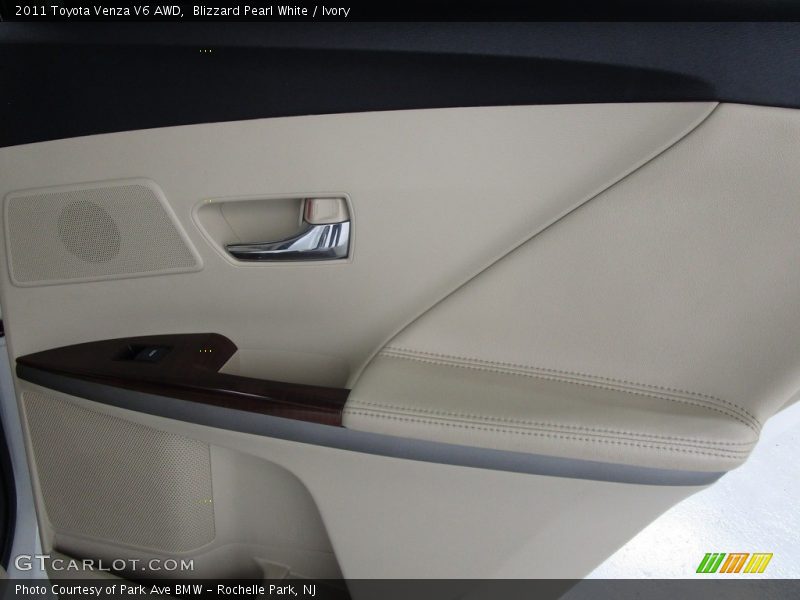 Blizzard Pearl White / Ivory 2011 Toyota Venza V6 AWD