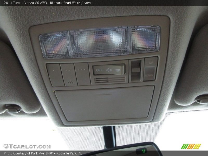 Blizzard Pearl White / Ivory 2011 Toyota Venza V6 AWD