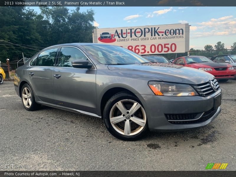 Platinum Gray Metallic / Titan Black 2013 Volkswagen Passat 2.5L SE