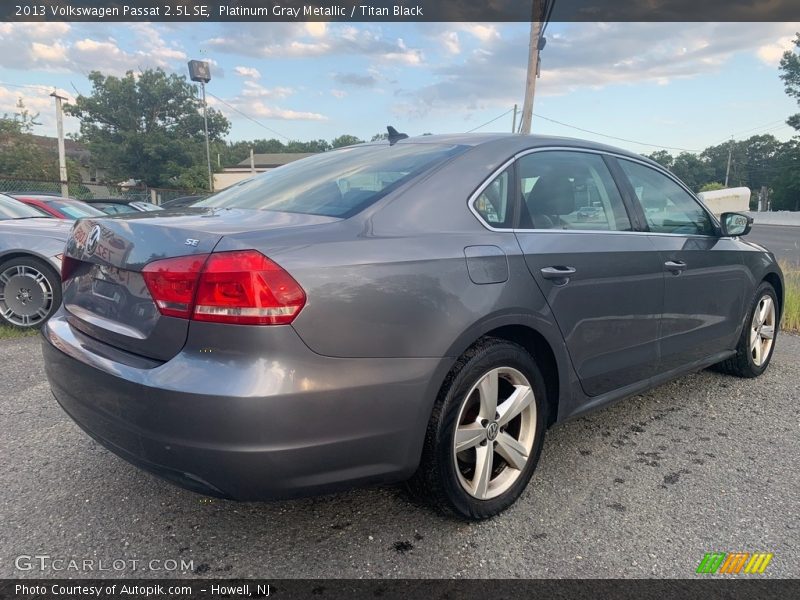 Platinum Gray Metallic / Titan Black 2013 Volkswagen Passat 2.5L SE