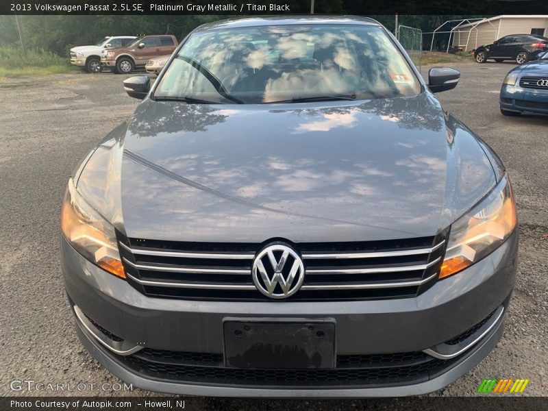 Platinum Gray Metallic / Titan Black 2013 Volkswagen Passat 2.5L SE
