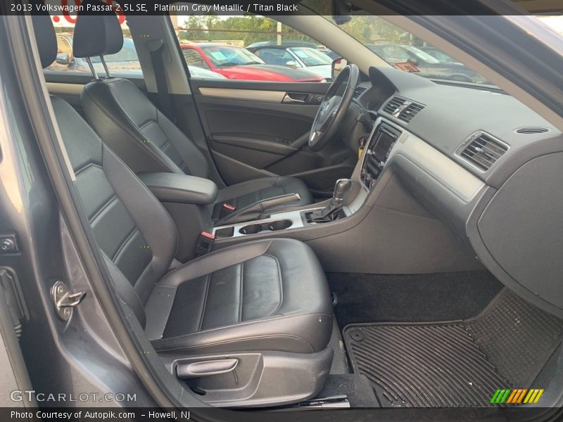 Platinum Gray Metallic / Titan Black 2013 Volkswagen Passat 2.5L SE
