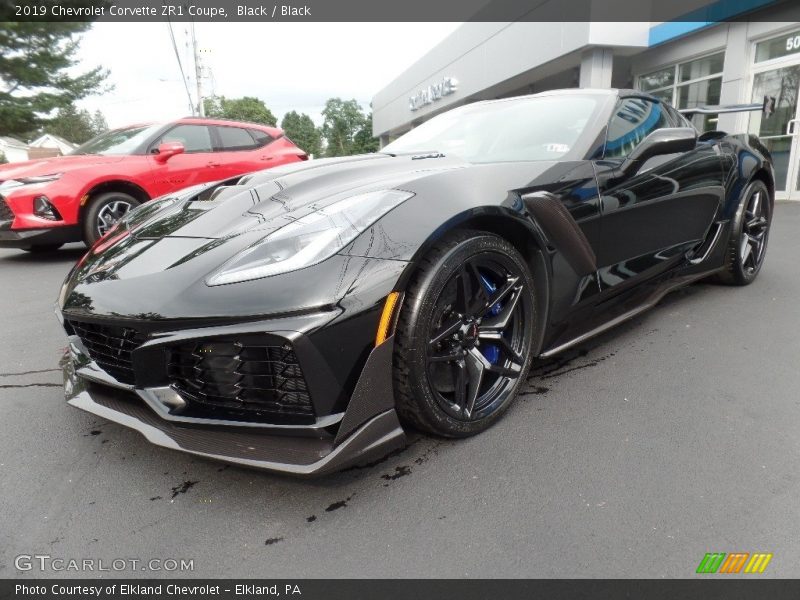 Front 3/4 View of 2019 Corvette ZR1 Coupe