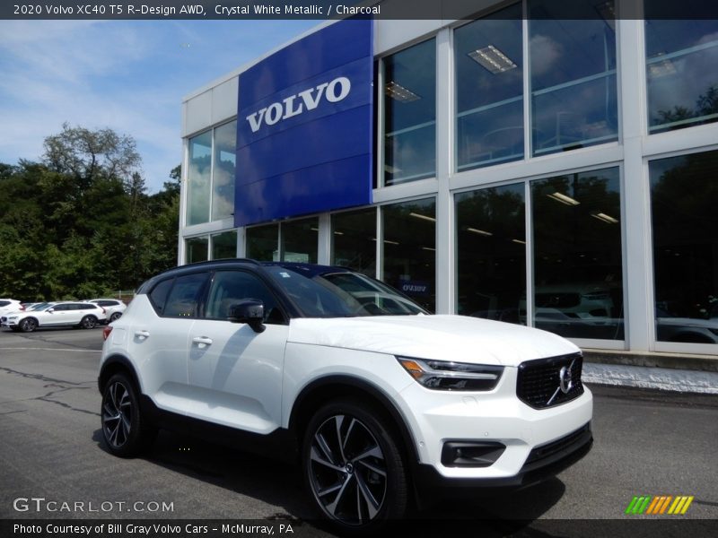 Front 3/4 View of 2020 XC40 T5 R-Design AWD