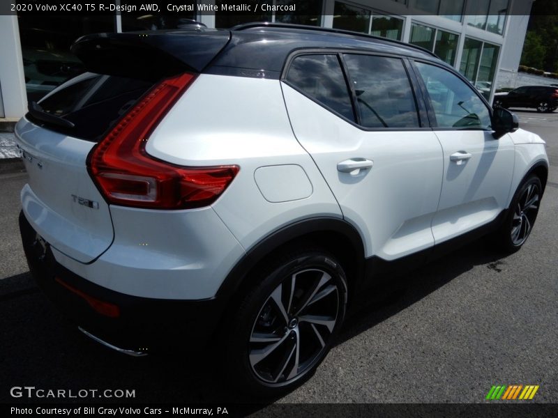 Crystal White Metallic / Charcoal 2020 Volvo XC40 T5 R-Design AWD