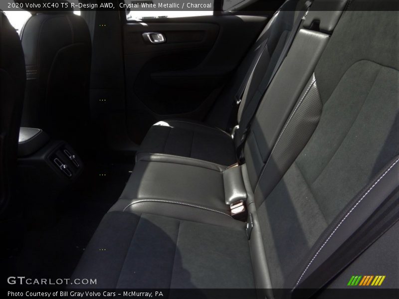 Crystal White Metallic / Charcoal 2020 Volvo XC40 T5 R-Design AWD