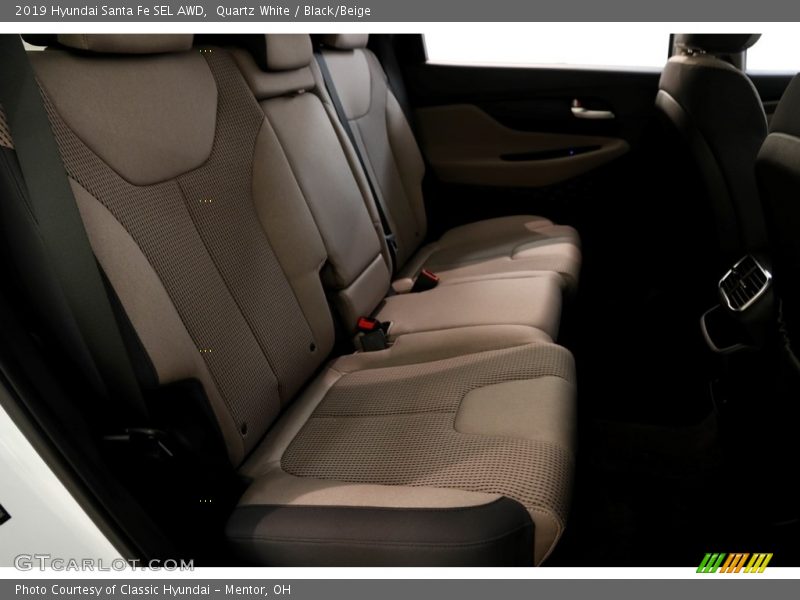 Quartz White / Black/Beige 2019 Hyundai Santa Fe SEL AWD