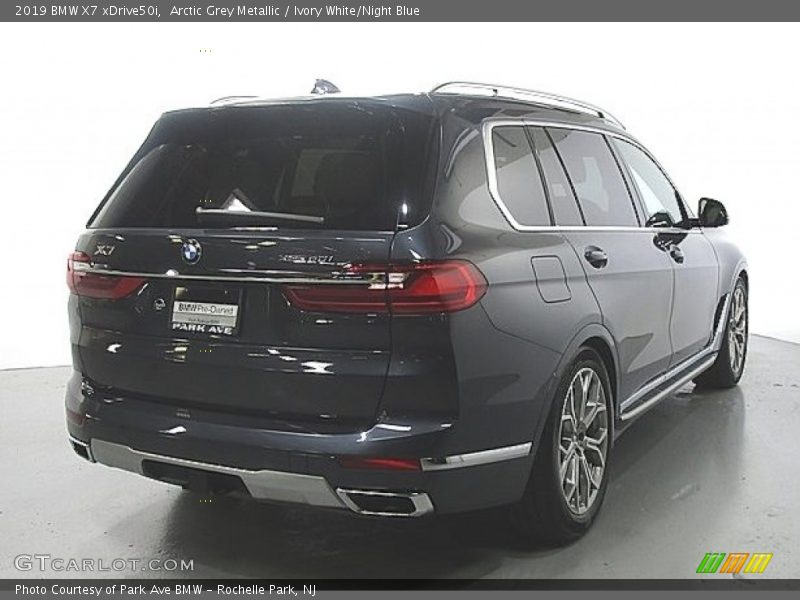 Arctic Grey Metallic / Ivory White/Night Blue 2019 BMW X7 xDrive50i