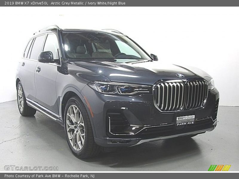 Arctic Grey Metallic / Ivory White/Night Blue 2019 BMW X7 xDrive50i