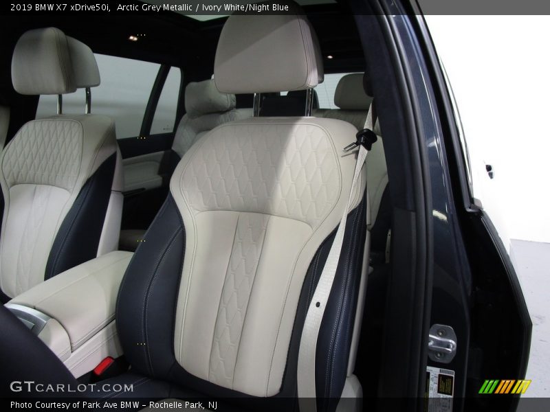 Arctic Grey Metallic / Ivory White/Night Blue 2019 BMW X7 xDrive50i