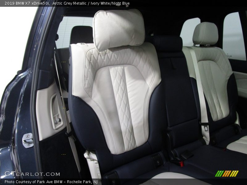 Arctic Grey Metallic / Ivory White/Night Blue 2019 BMW X7 xDrive50i