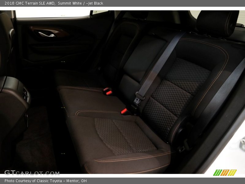 Summit White / ­Jet Black 2018 GMC Terrain SLE AWD