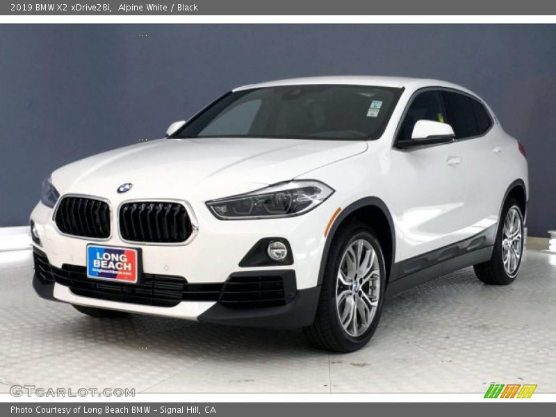 Front 3/4 View of 2019 X2 xDrive28i