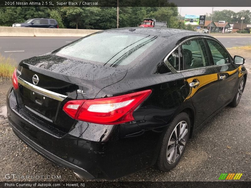 Super Black / Charcoal 2016 Nissan Altima 2.5 SL