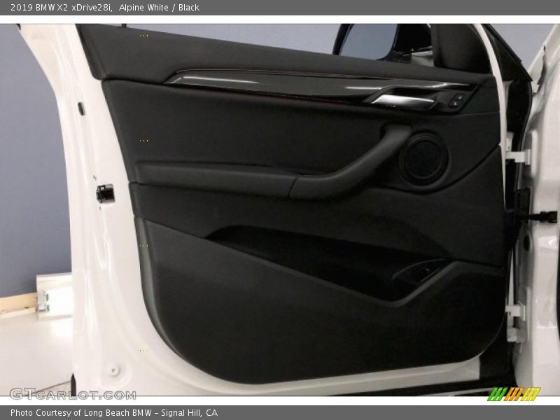 Alpine White / Black 2019 BMW X2 xDrive28i