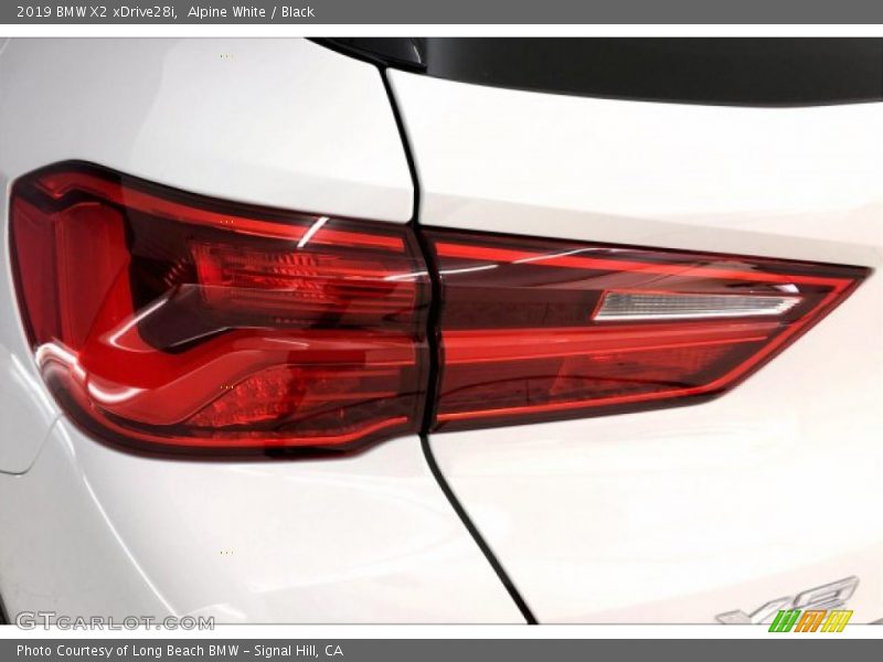 Alpine White / Black 2019 BMW X2 xDrive28i
