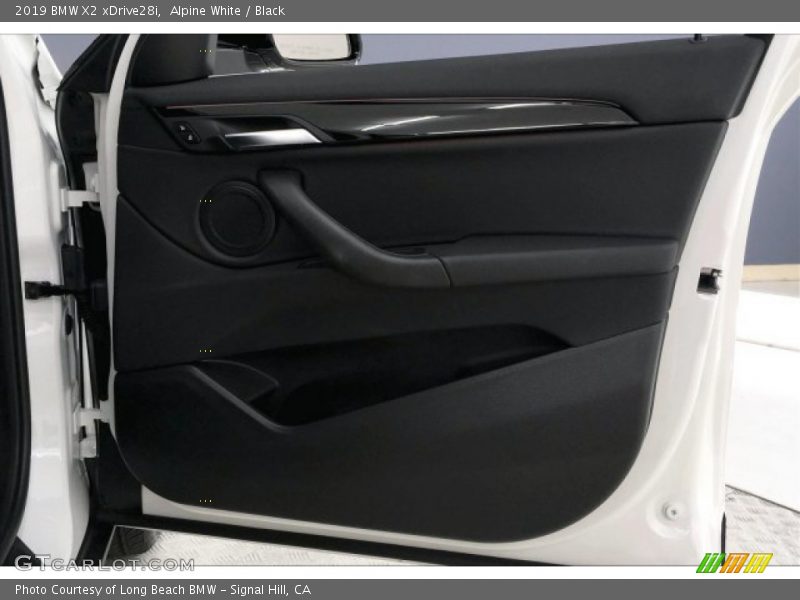 Alpine White / Black 2019 BMW X2 xDrive28i