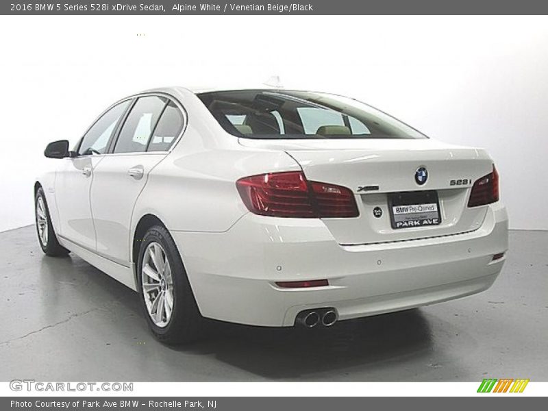 Alpine White / Venetian Beige/Black 2016 BMW 5 Series 528i xDrive Sedan