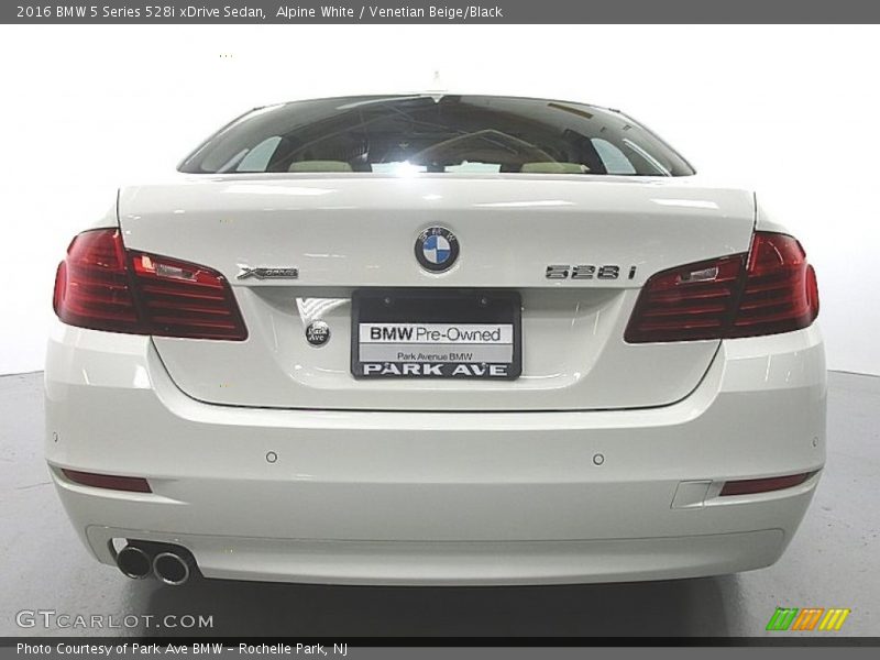 Alpine White / Venetian Beige/Black 2016 BMW 5 Series 528i xDrive Sedan