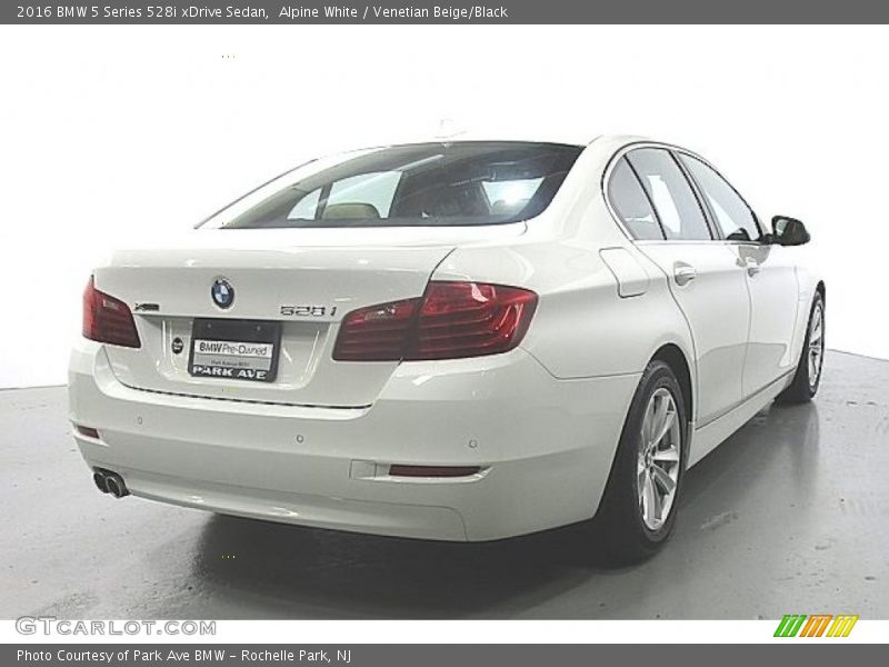 Alpine White / Venetian Beige/Black 2016 BMW 5 Series 528i xDrive Sedan