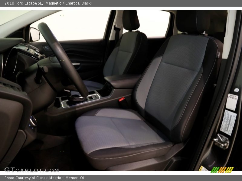 Magnetic / Charcoal Black 2018 Ford Escape SE