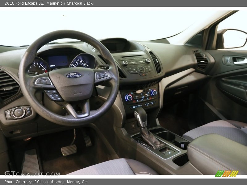 Magnetic / Charcoal Black 2018 Ford Escape SE