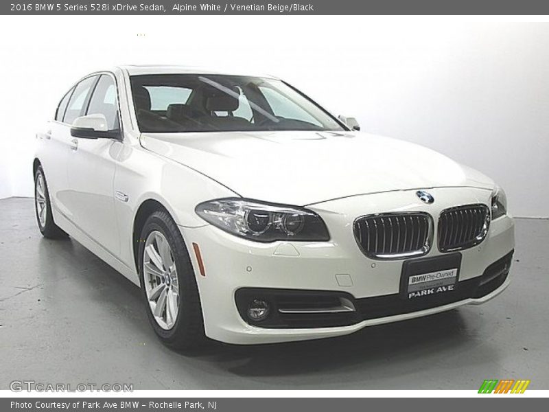 Alpine White / Venetian Beige/Black 2016 BMW 5 Series 528i xDrive Sedan