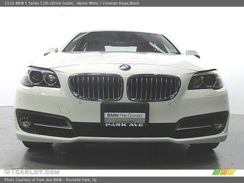 Alpine White / Venetian Beige/Black 2016 BMW 5 Series 528i xDrive Sedan