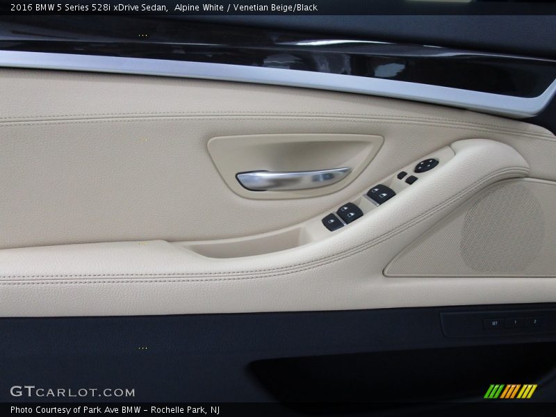 Alpine White / Venetian Beige/Black 2016 BMW 5 Series 528i xDrive Sedan