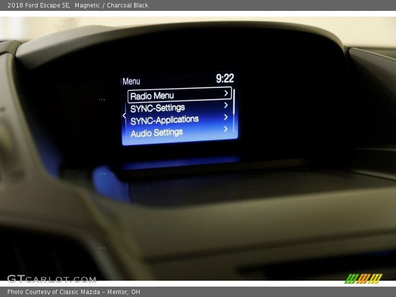 Magnetic / Charcoal Black 2018 Ford Escape SE