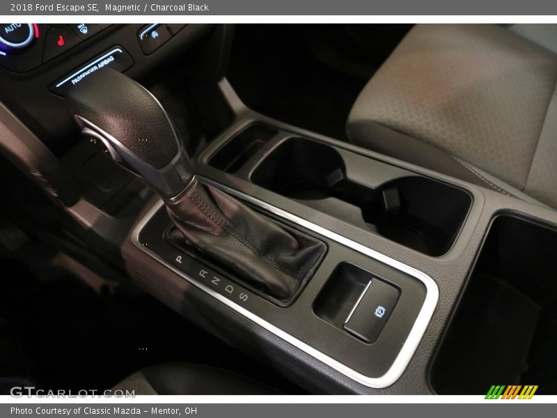Magnetic / Charcoal Black 2018 Ford Escape SE