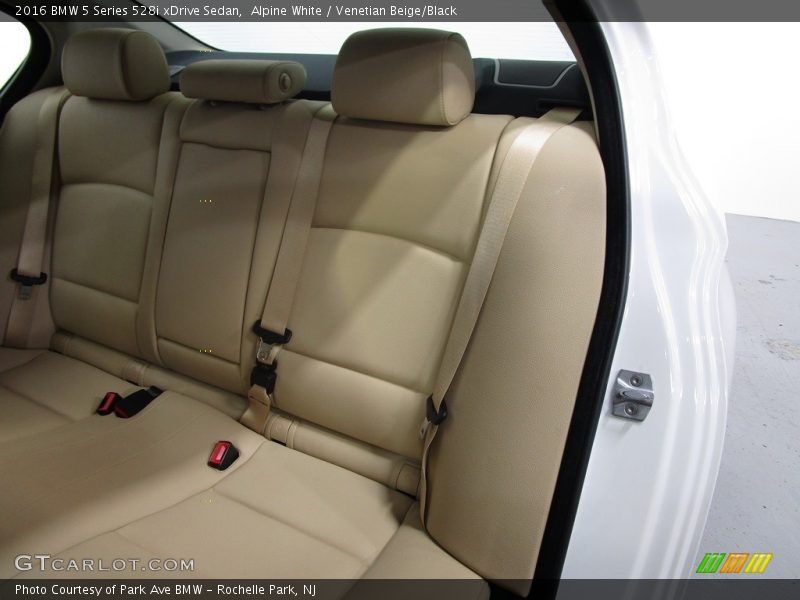 Alpine White / Venetian Beige/Black 2016 BMW 5 Series 528i xDrive Sedan