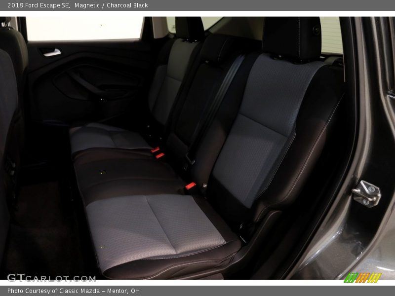 Magnetic / Charcoal Black 2018 Ford Escape SE