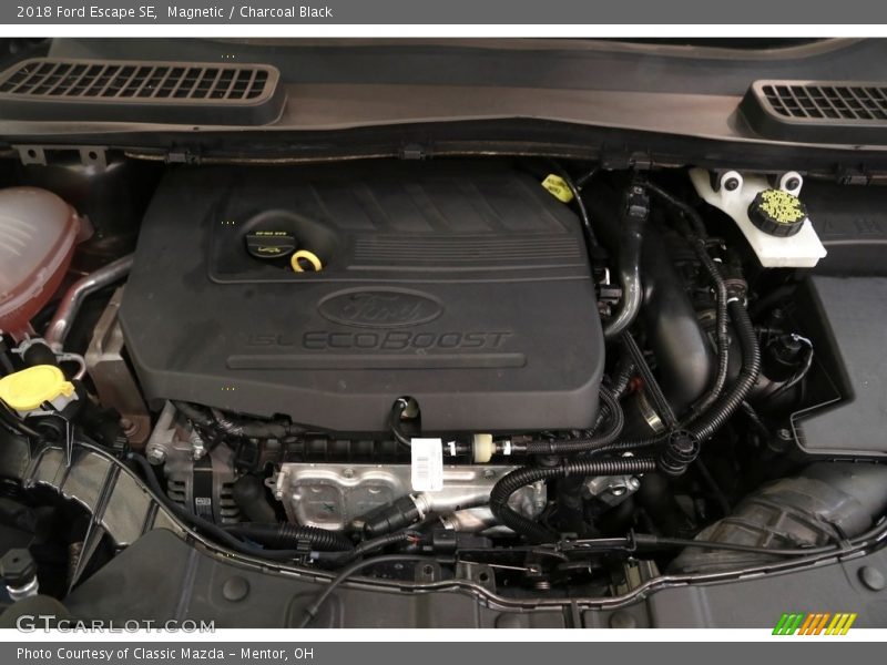 Magnetic / Charcoal Black 2018 Ford Escape SE