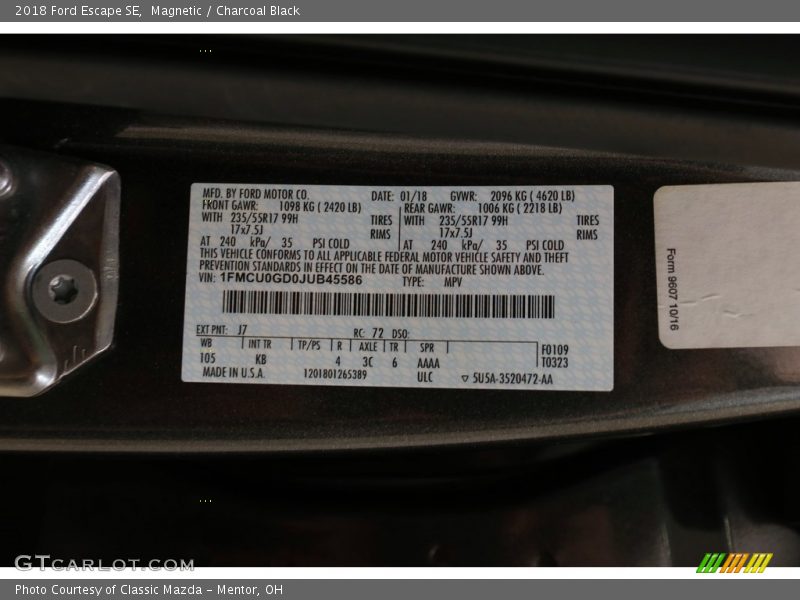 Magnetic / Charcoal Black 2018 Ford Escape SE