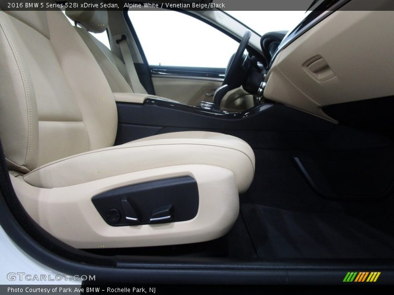 Alpine White / Venetian Beige/Black 2016 BMW 5 Series 528i xDrive Sedan