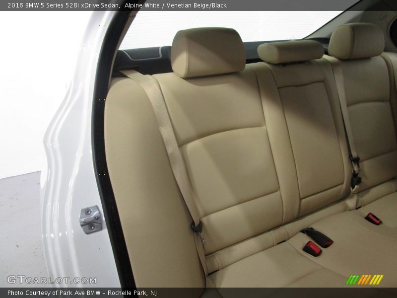Alpine White / Venetian Beige/Black 2016 BMW 5 Series 528i xDrive Sedan