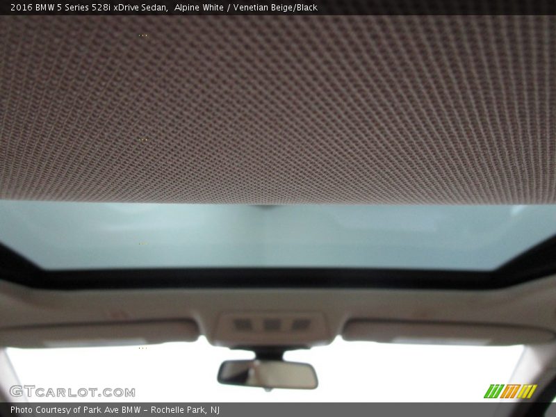 Alpine White / Venetian Beige/Black 2016 BMW 5 Series 528i xDrive Sedan