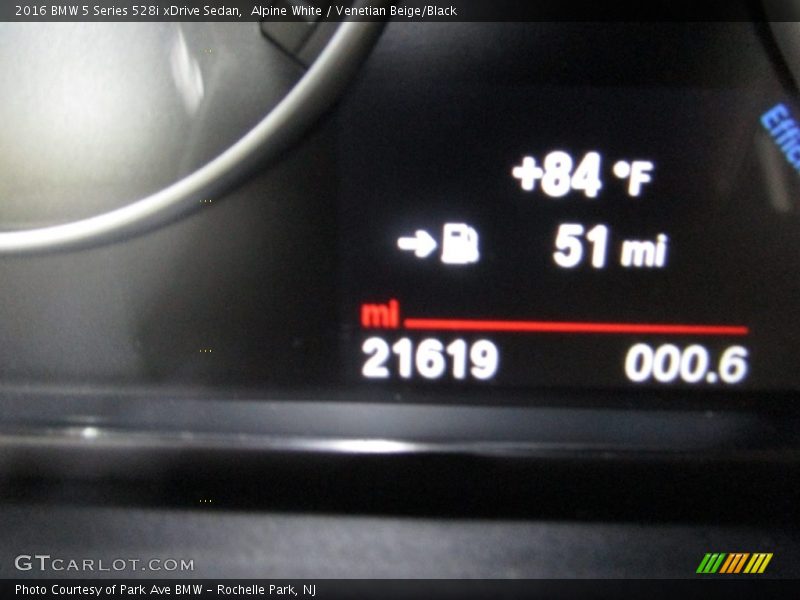 Alpine White / Venetian Beige/Black 2016 BMW 5 Series 528i xDrive Sedan