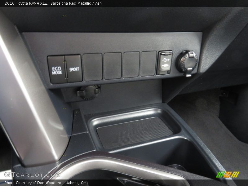 Barcelona Red Metallic / Ash 2016 Toyota RAV4 XLE
