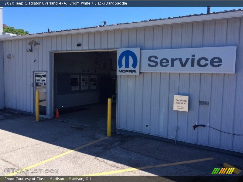 Bright White / Black/Dark Saddle 2020 Jeep Gladiator Overland 4x4