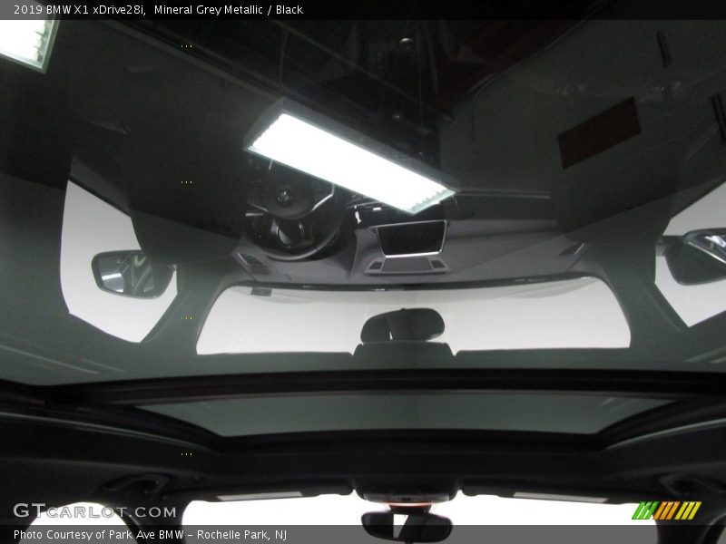 Mineral Grey Metallic / Black 2019 BMW X1 xDrive28i