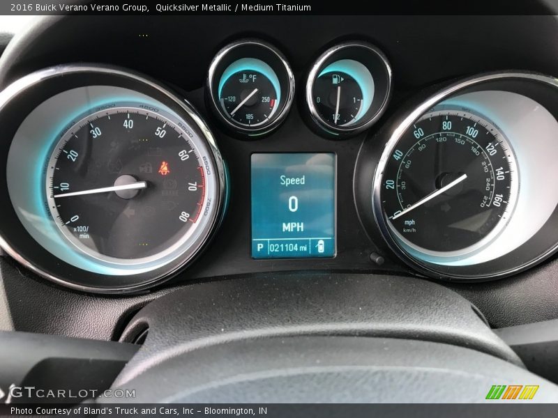 Quicksilver Metallic / Medium Titanium 2016 Buick Verano Verano Group
