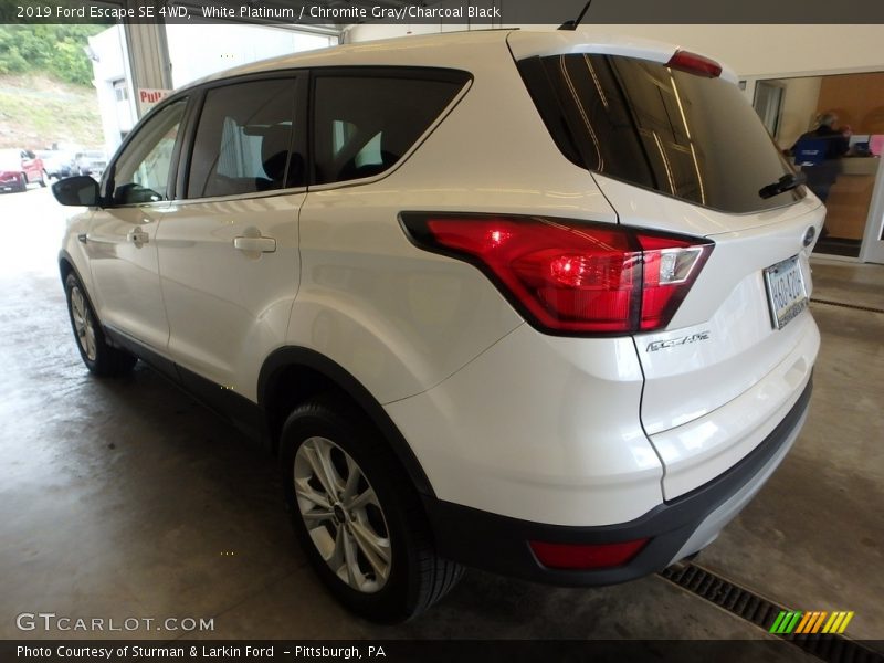 White Platinum / Chromite Gray/Charcoal Black 2019 Ford Escape SE 4WD